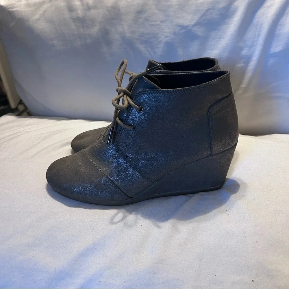 TOMS Women's Gray Suede Wedge Booties – Size 8,‎ Lace-Up Ankle Boots
